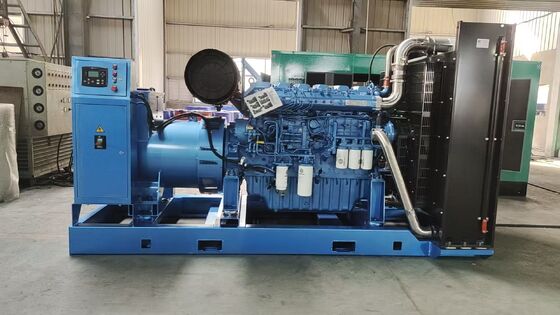 1500/1800 دورة في الدقيقة السرعة المقدرة Weichai مجموعة مولدات ديزل 750KVA/600KW مع طراز المحرك 6M33D725E310 واستهلاك الوقود 15.7 لتر/ساعة
